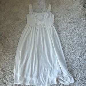 Corset style white midi dress 🖤